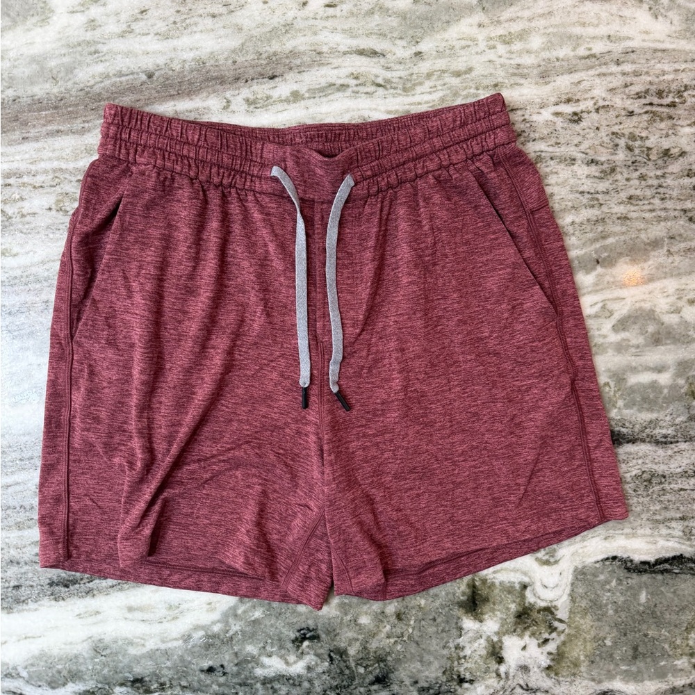 Men’s Lululemon Soft Jersey Short 5”
Size Medium